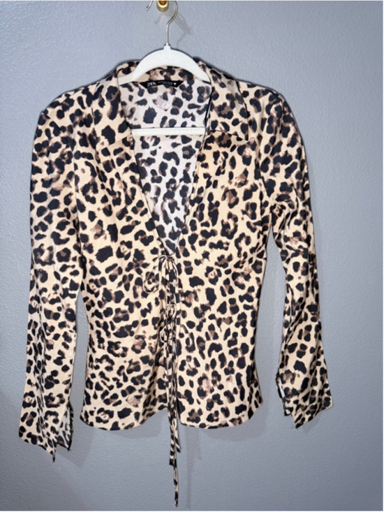 ZARA Tops - Women's ZARA Leopard Print tie front Blouse M